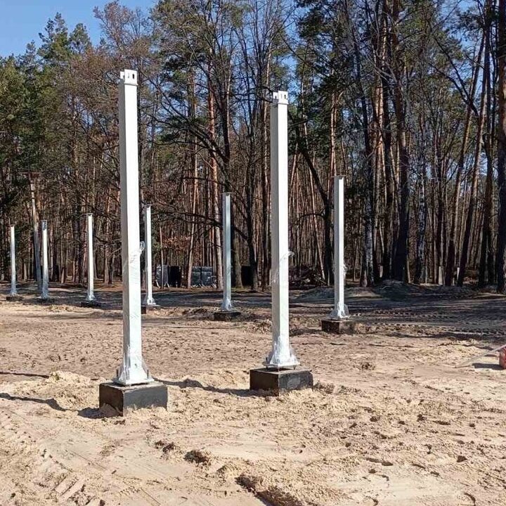 Збірний залізобетонний фундамент під металеві опори.
